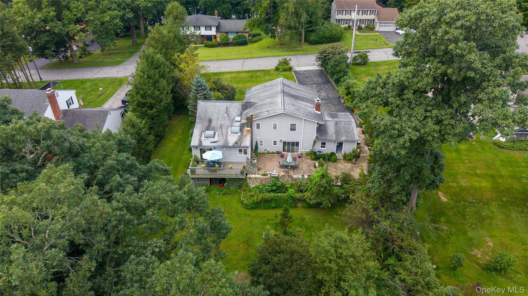 330 Lakeview Street – For Sale photo 28