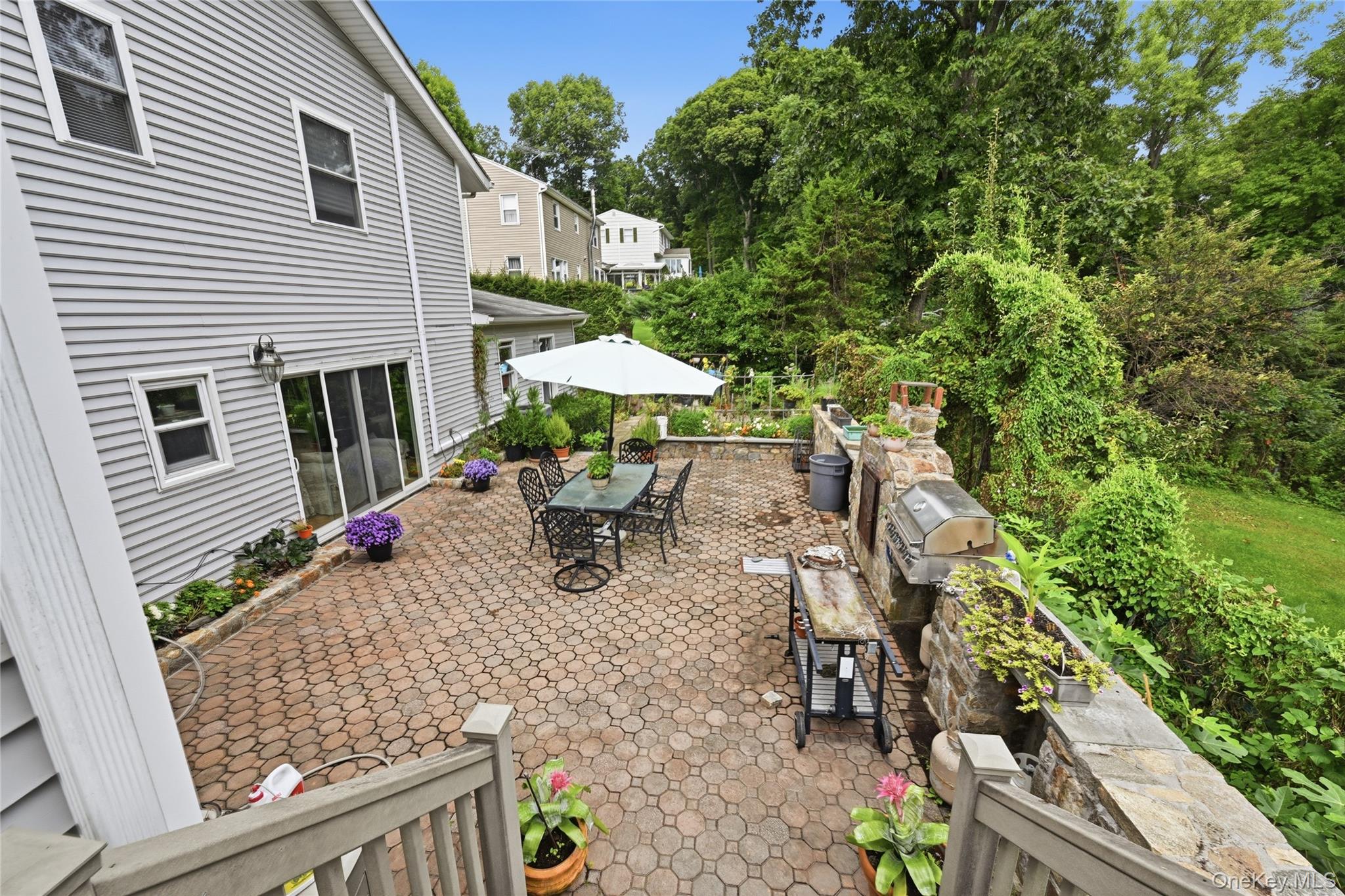 330 Lakeview Street – For Sale photo 24