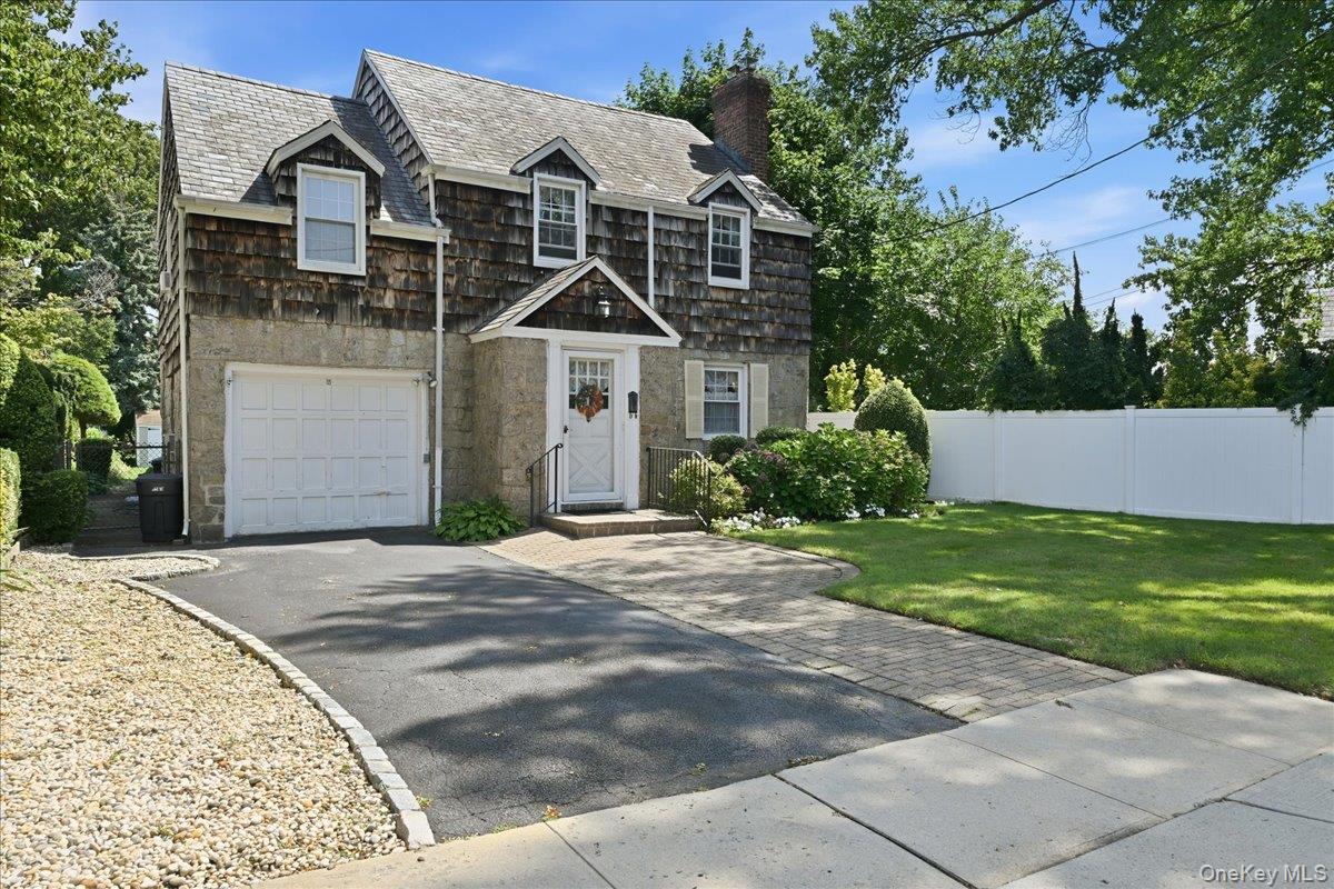 15 May Court – For Sale photo 2