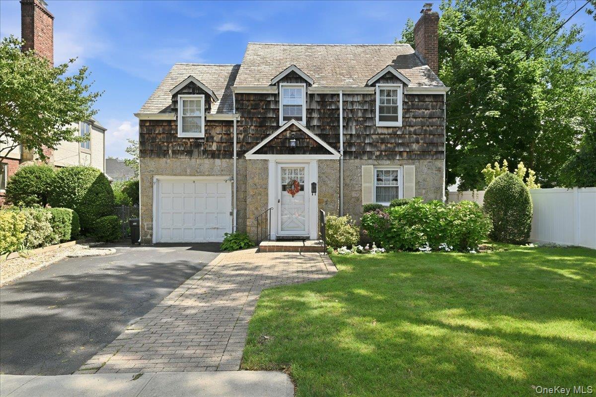 15 May Court – For Sale