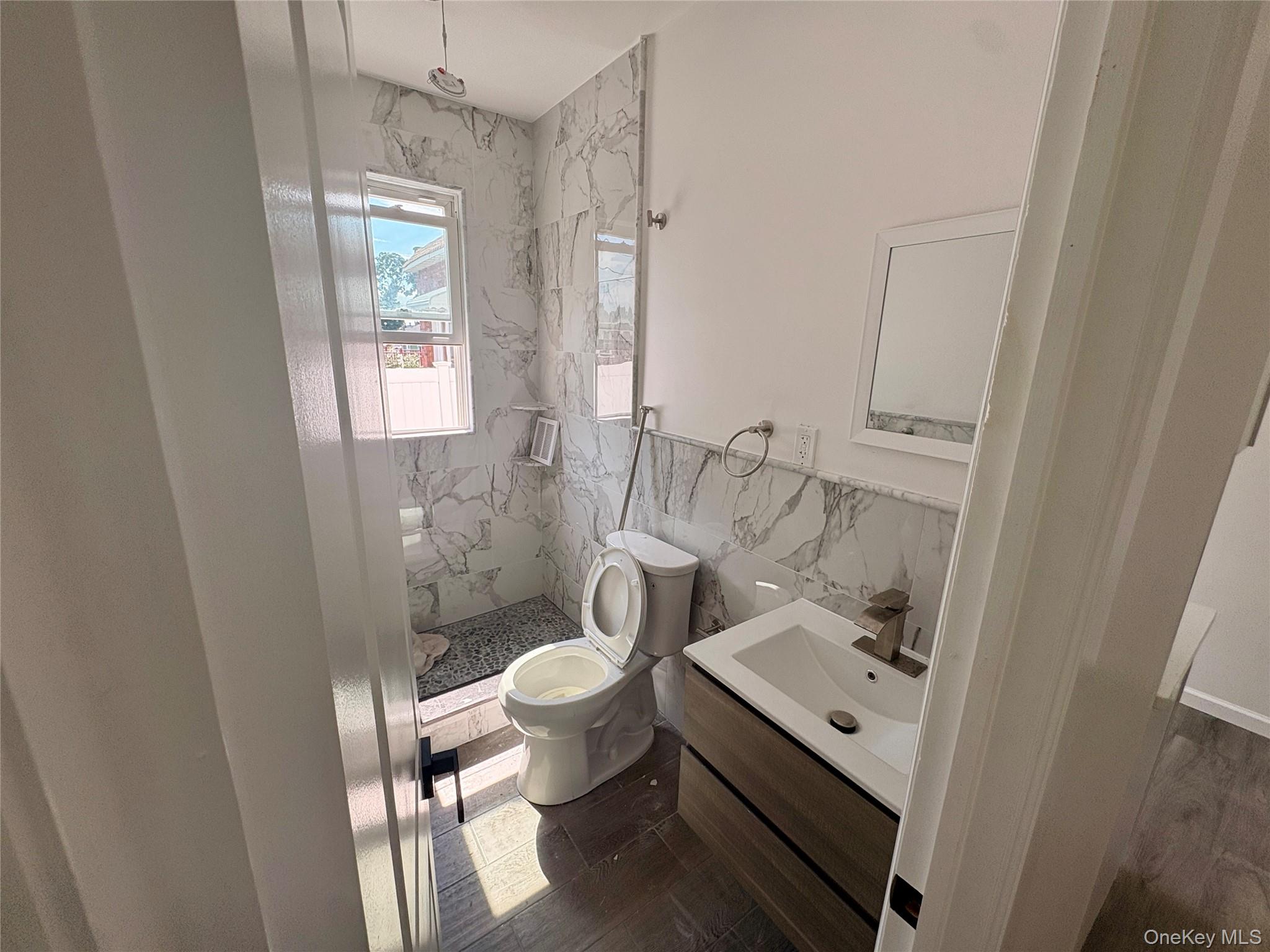 450 Revere Avenue – For Rent photo 2