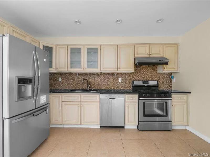 7726 Kneeland Avenue – For Sale photo 7