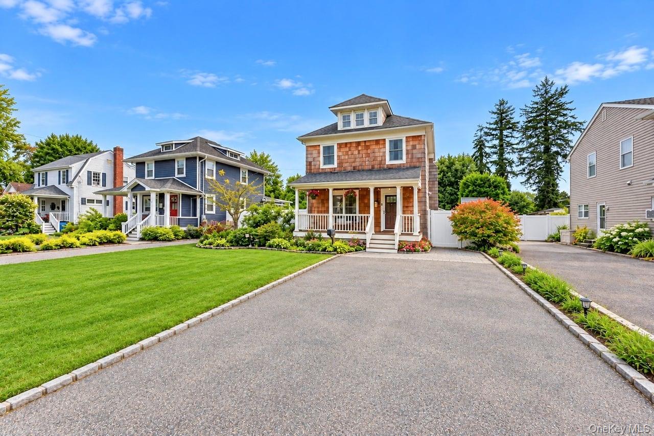 52 Lee Avenue – For Sale