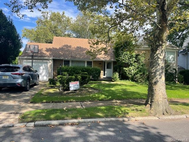 894 Lakeside Drive – For Rent