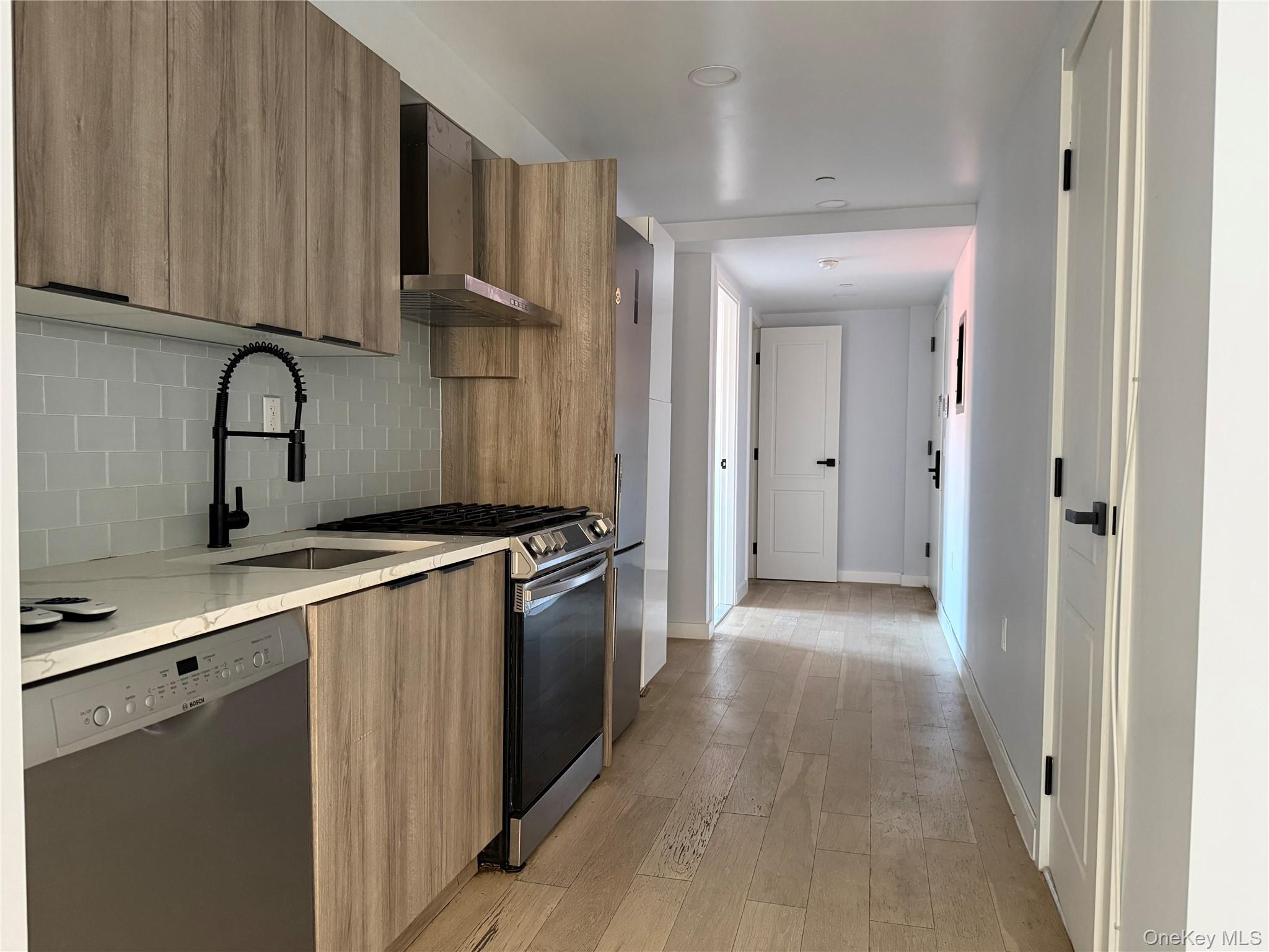 37-32 89 Street, Unit 4D photo 2