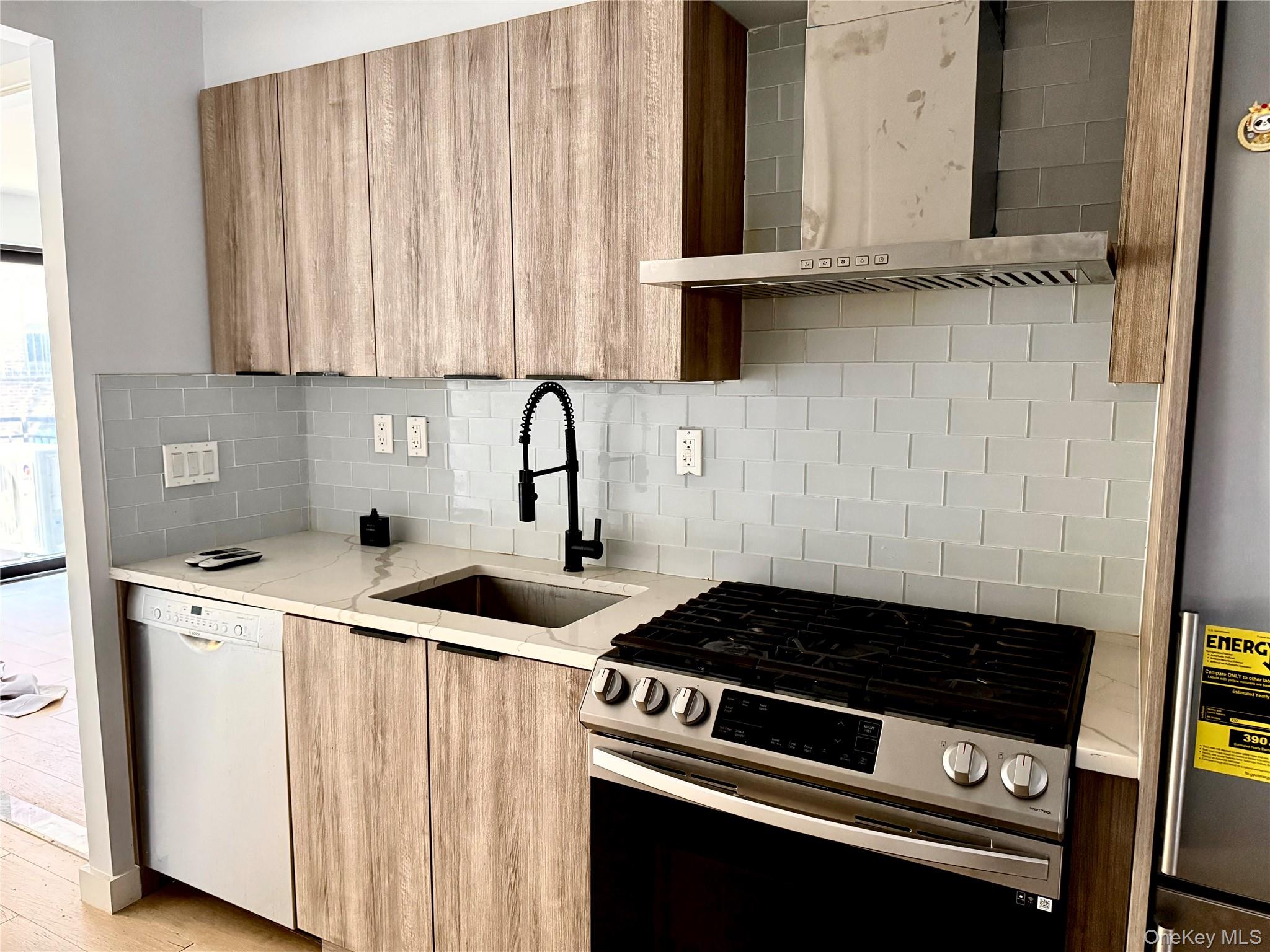 37-32 89 Street, Unit 4D photo 4