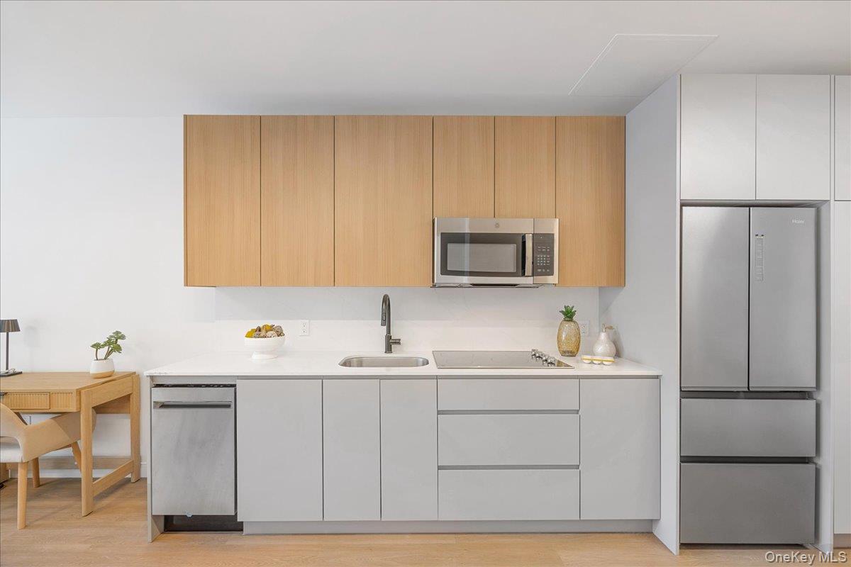 8 Chester Avenue, Unit 216