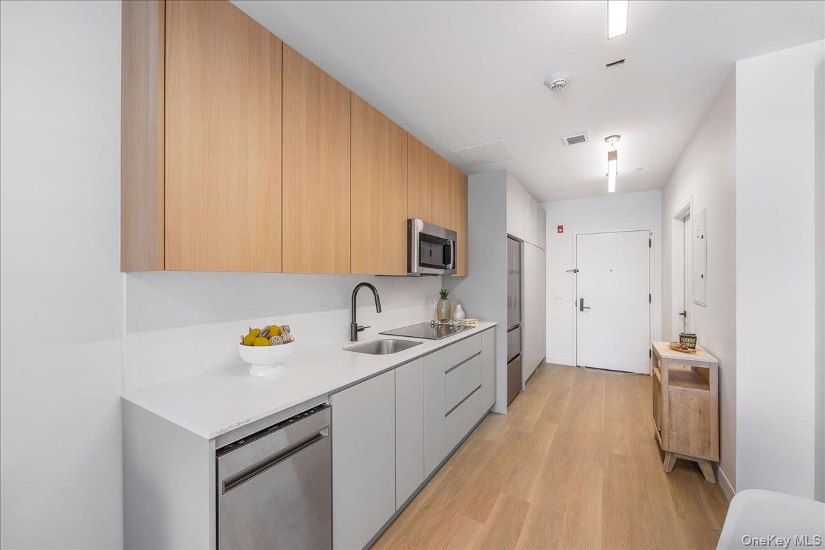 8 Chester Avenue, Unit 216 photo 4