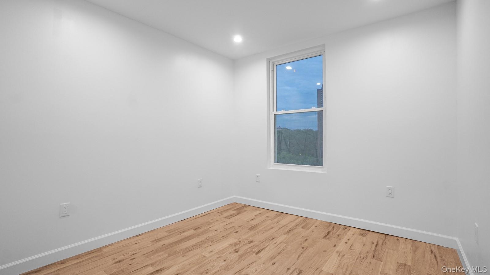 1737 Popham Avenue – For Sale photo 16