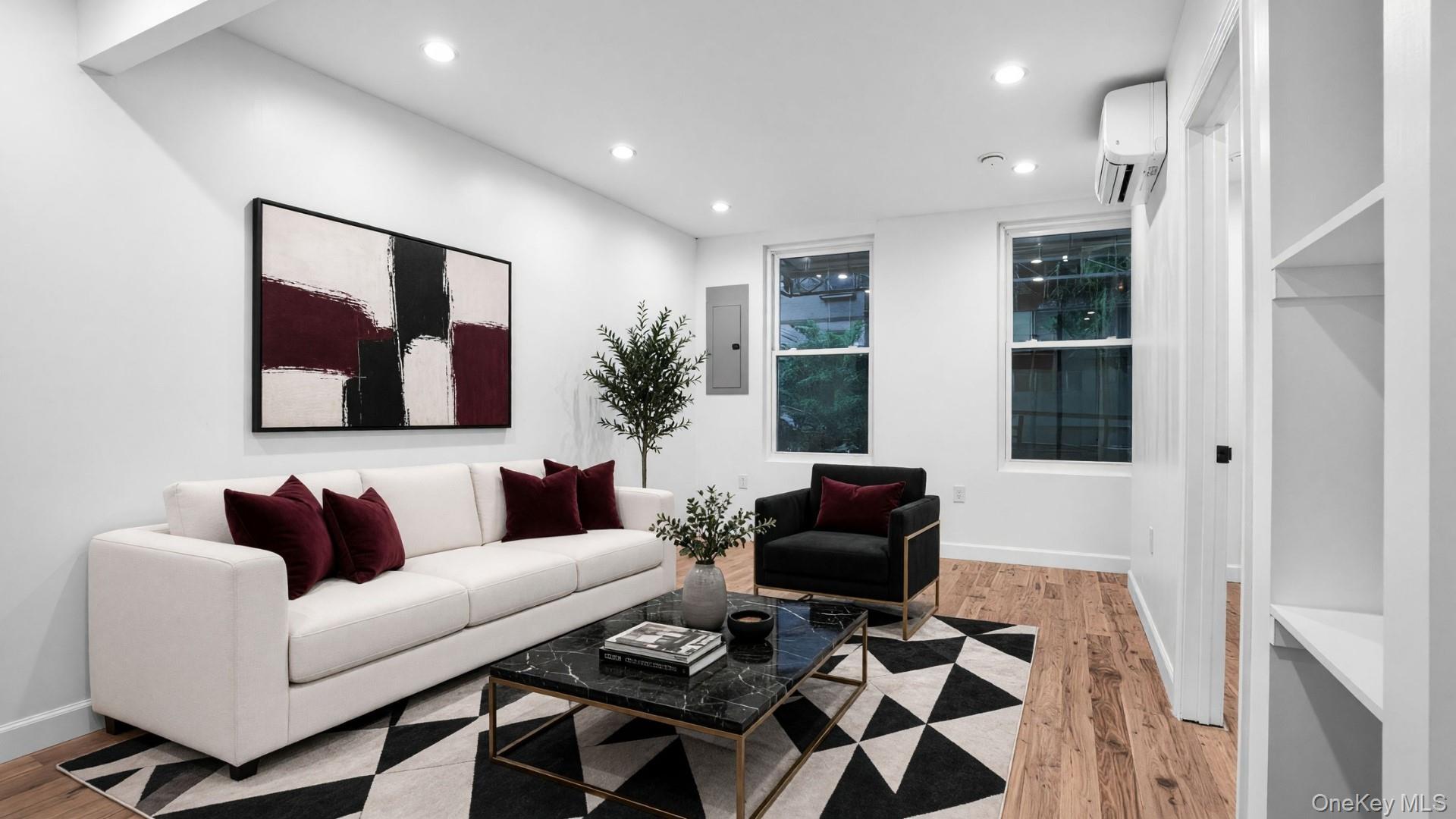 1737 Popham Avenue – For Sale