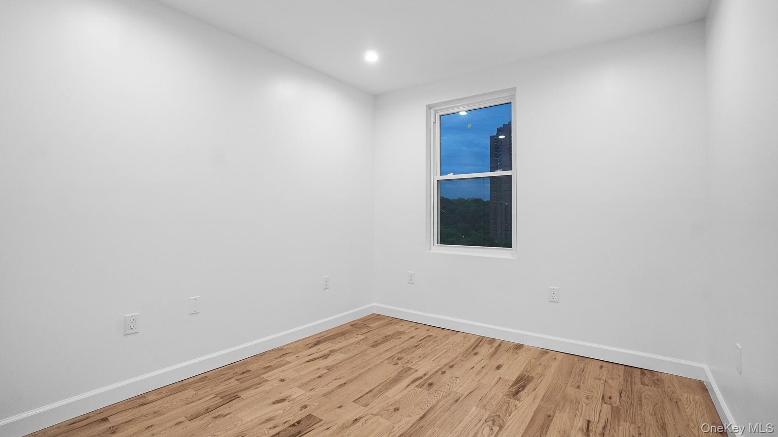 1737 Popham Avenue – For Sale photo 20