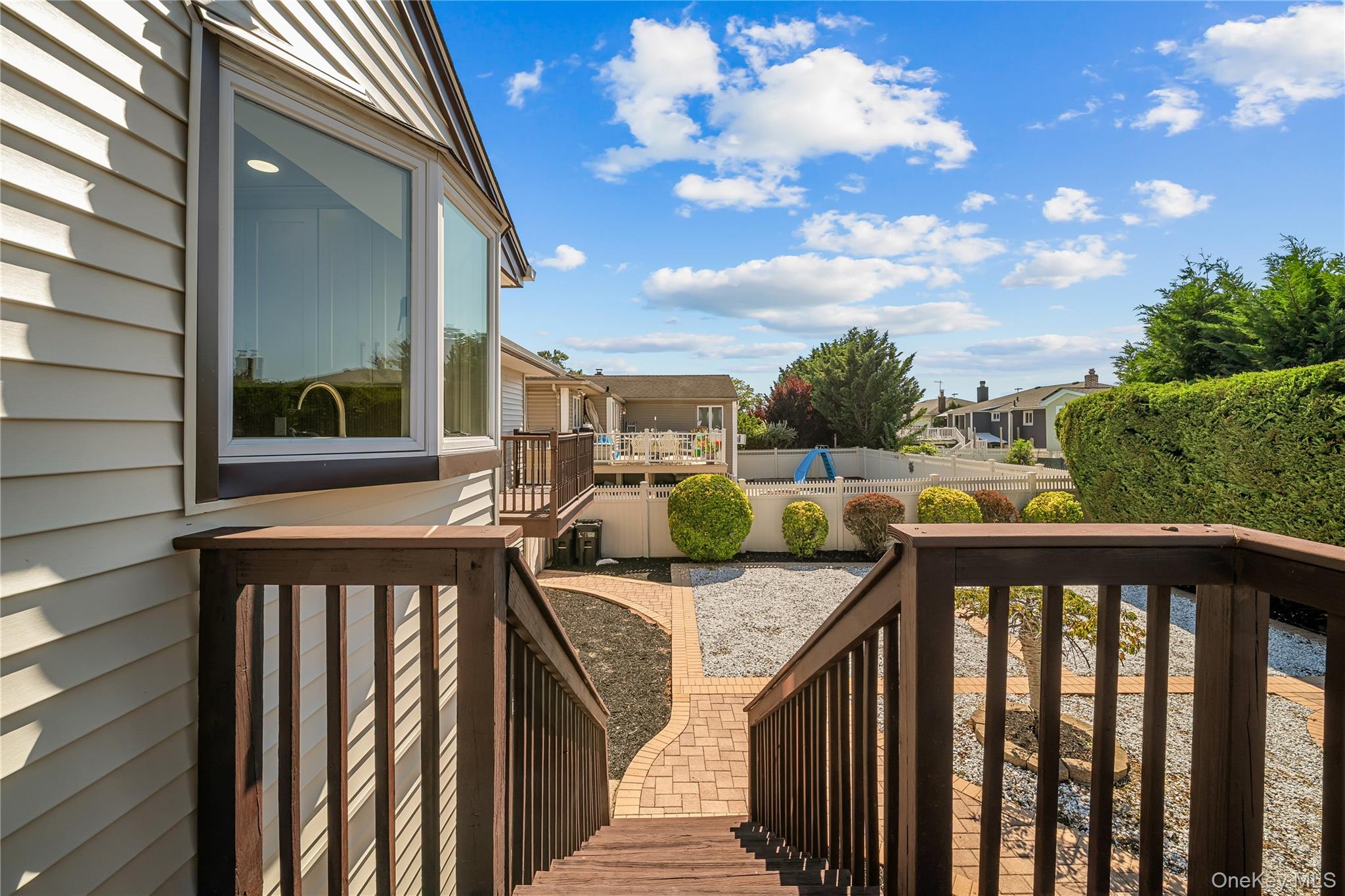 3260 Shore Road – For Sale photo 16