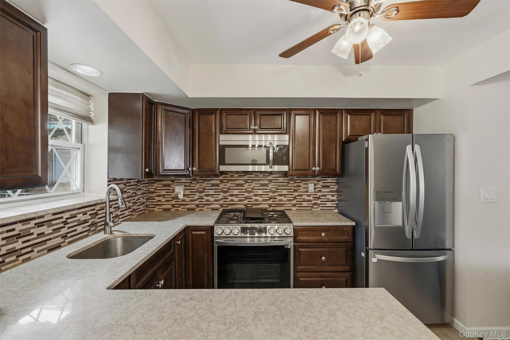 1018 Throggmorton Avenue – For Sale photo 19
