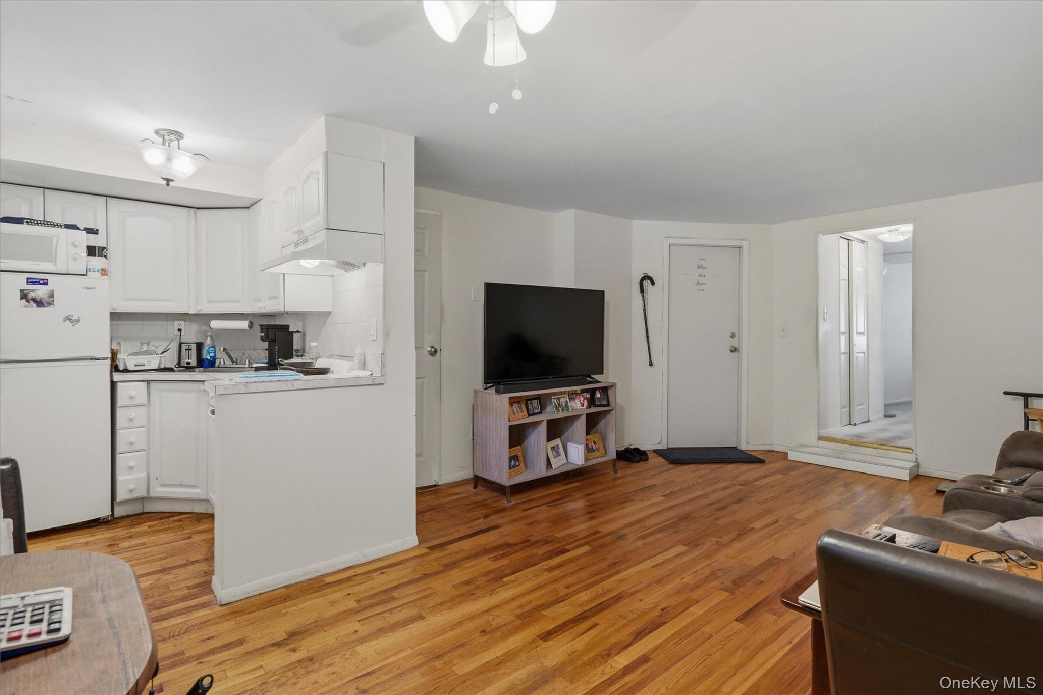 1018 Throggmorton Avenue – For Sale photo 37