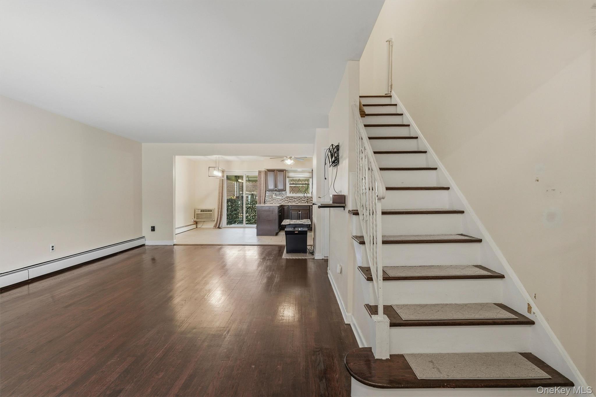 1018 Throggmorton Avenue – For Sale photo 6