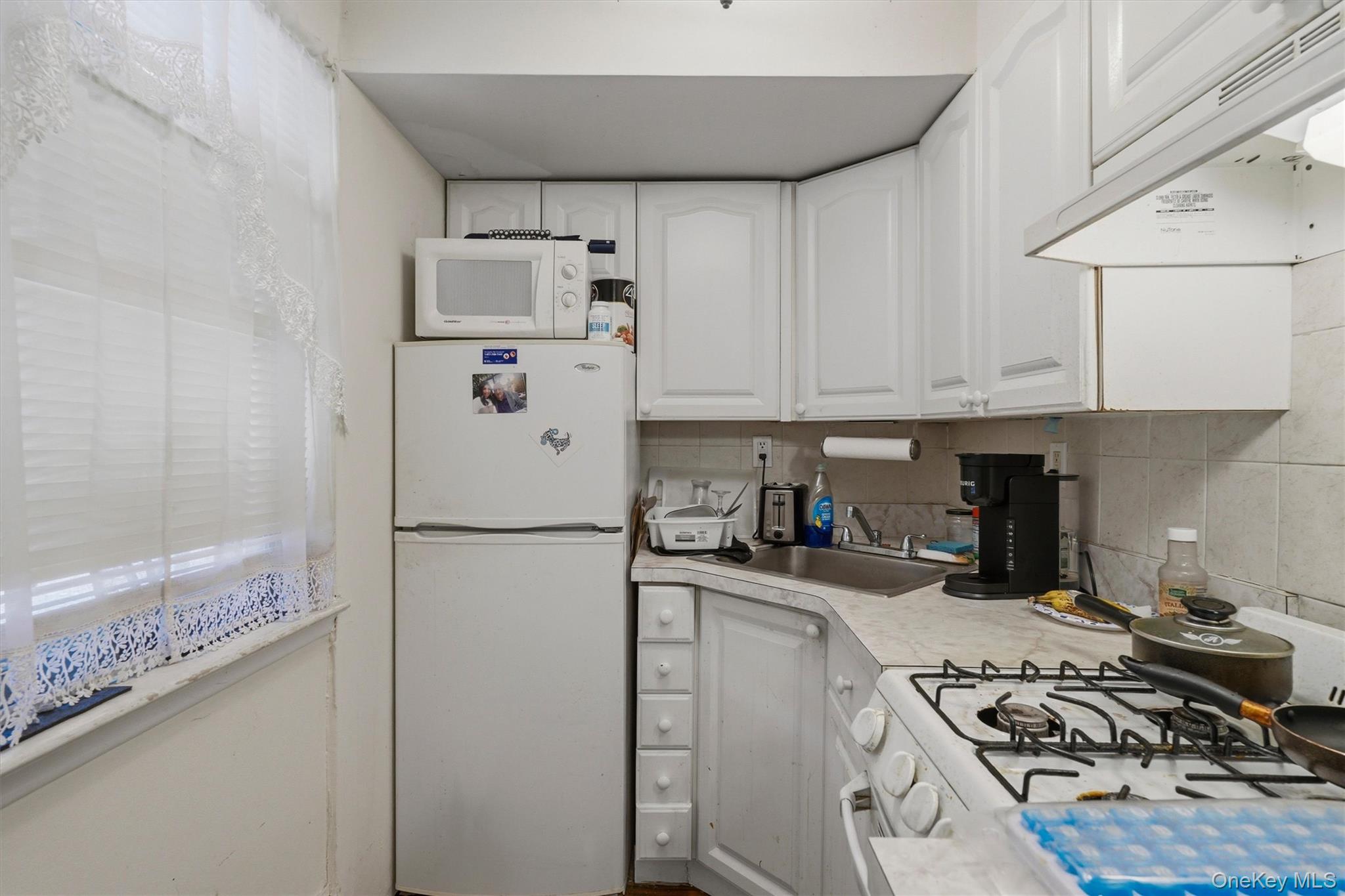 1018 Throggmorton Avenue – For Sale photo 39