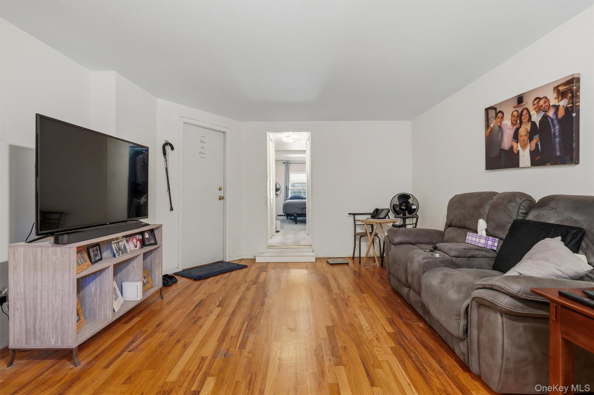 1018 Throggmorton Avenue – For Sale photo 38