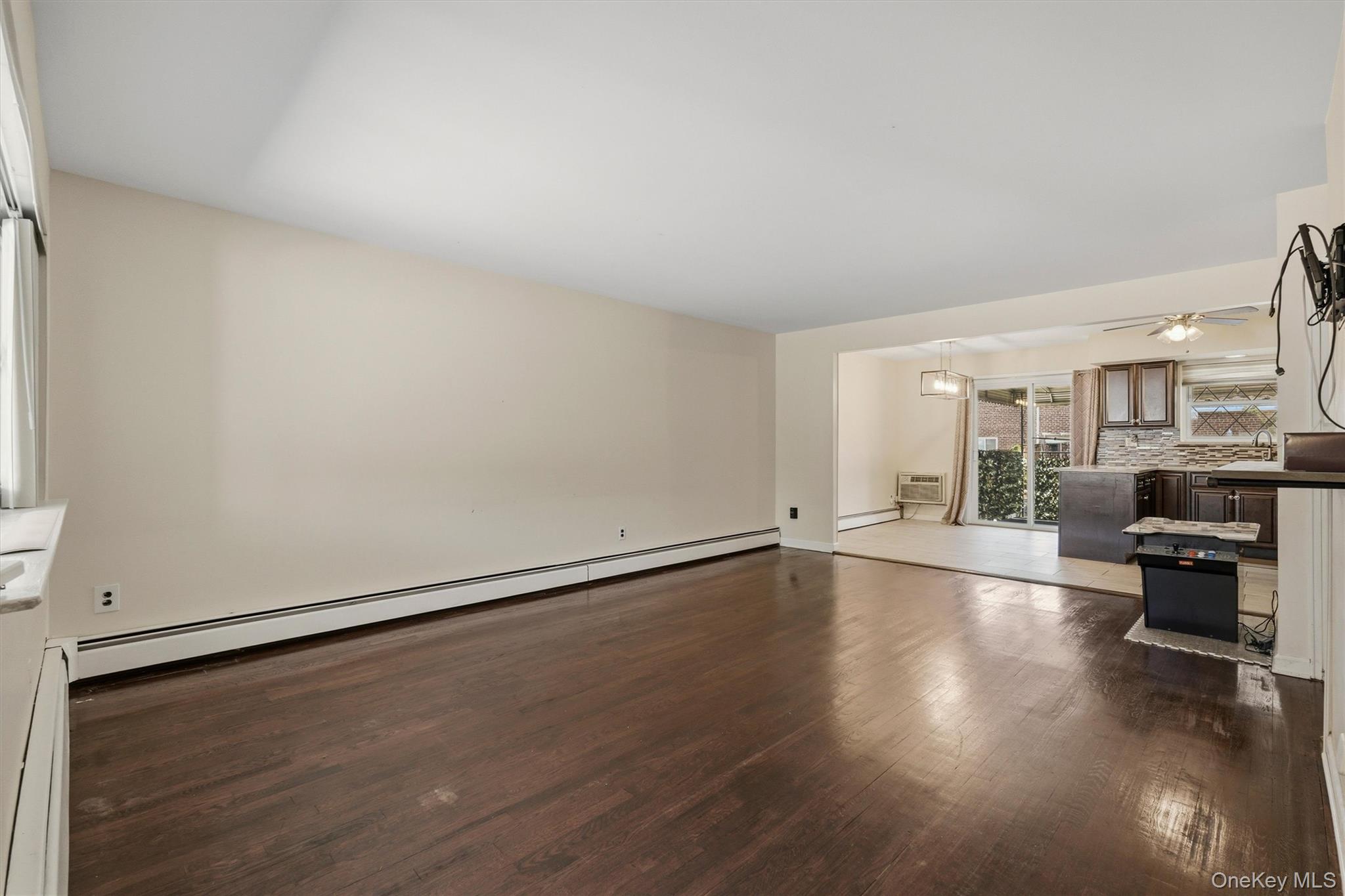 1018 Throggmorton Avenue – For Sale photo 7