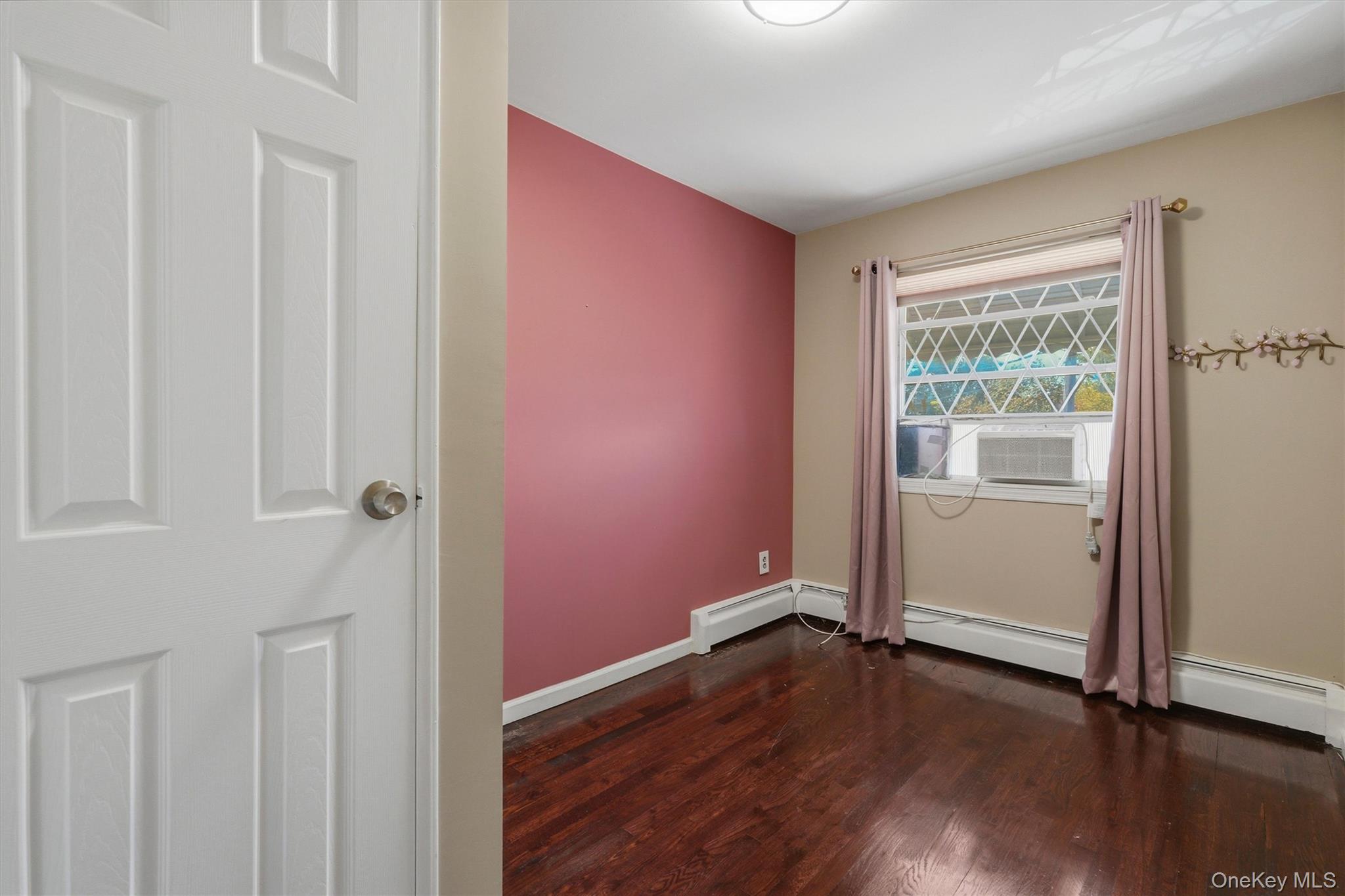 1018 Throggmorton Avenue – For Sale photo 23