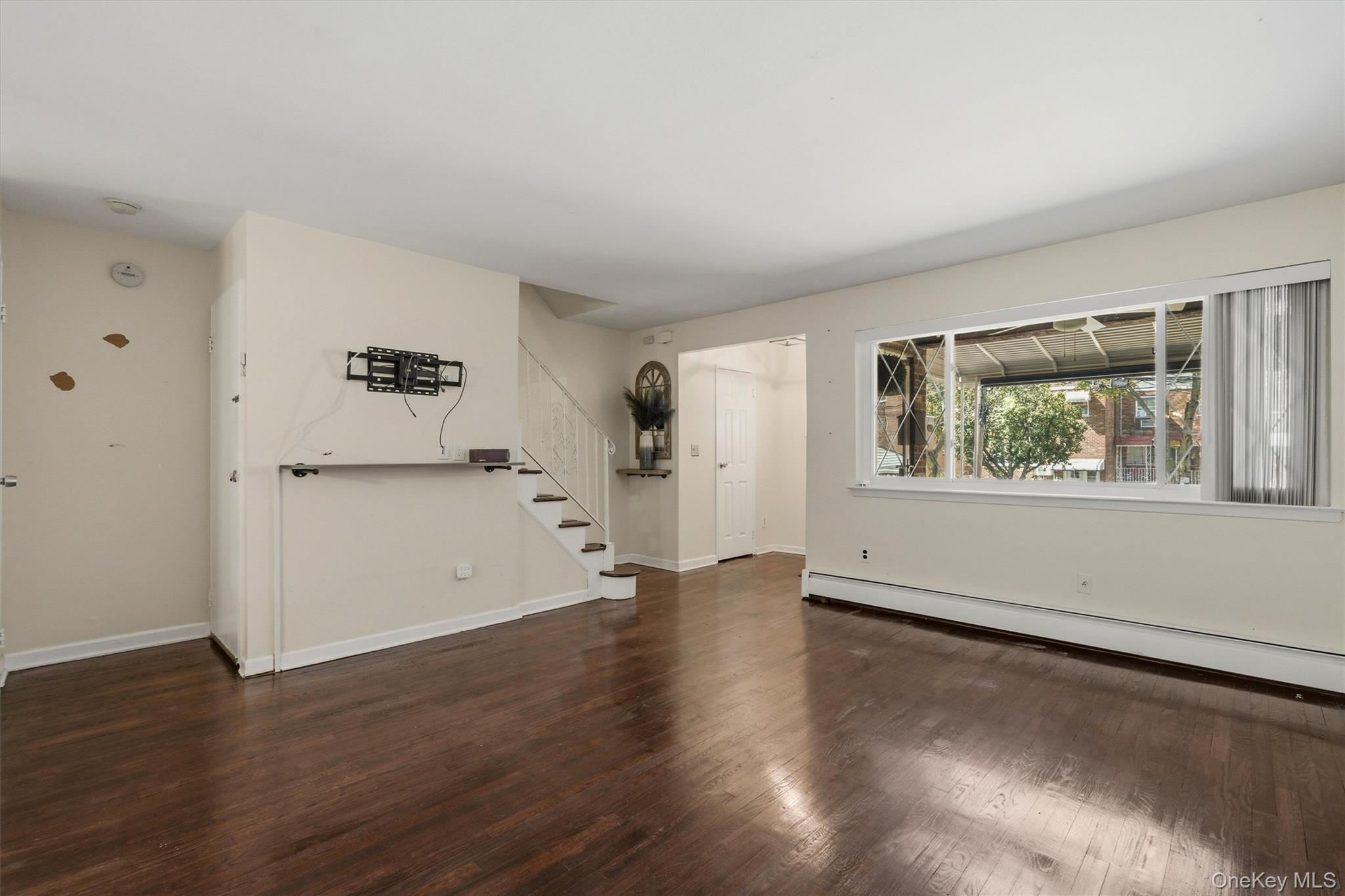 1018 Throggmorton Avenue – For Sale photo 10