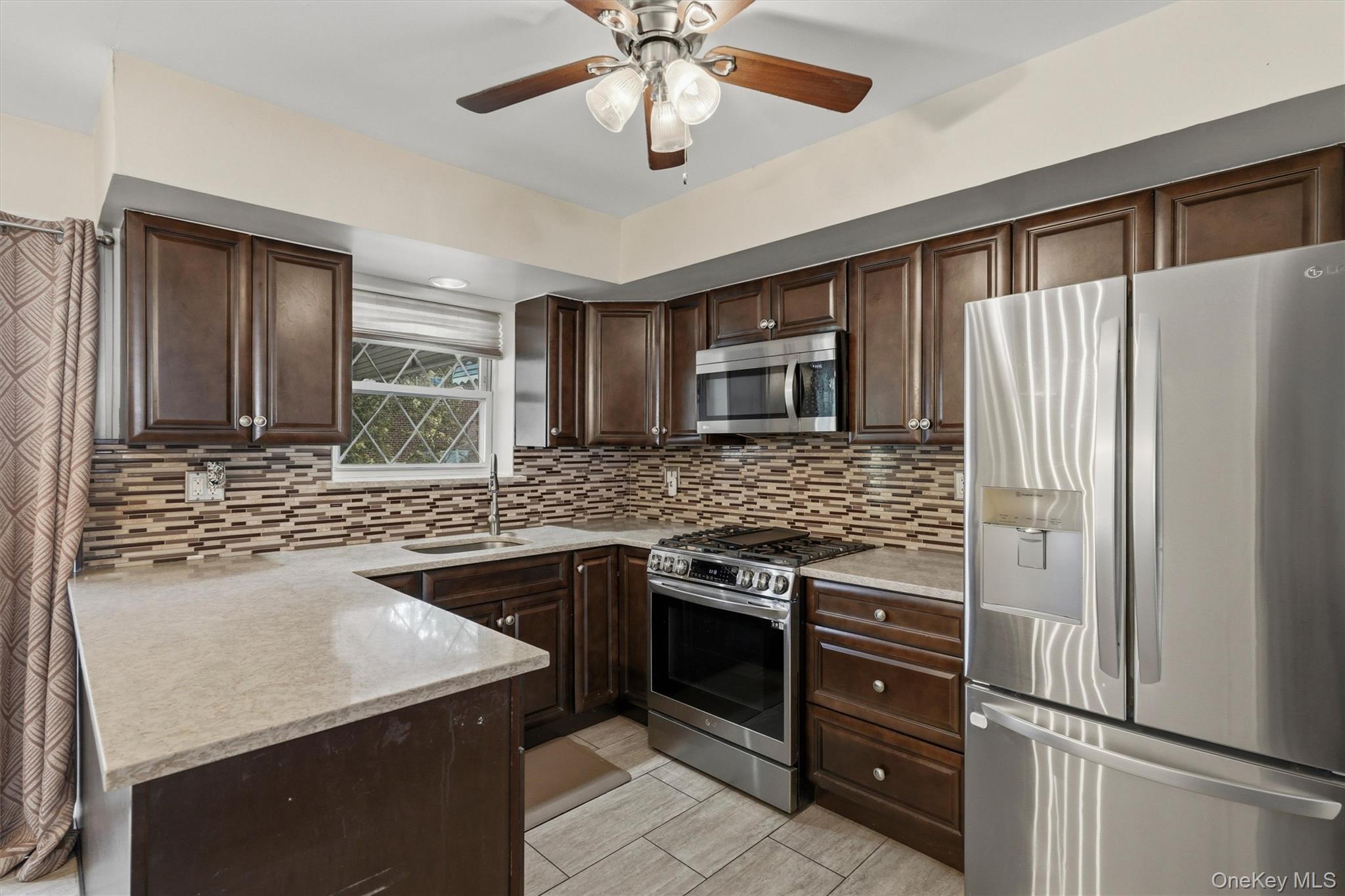 1018 Throggmorton Avenue – For Sale photo 15
