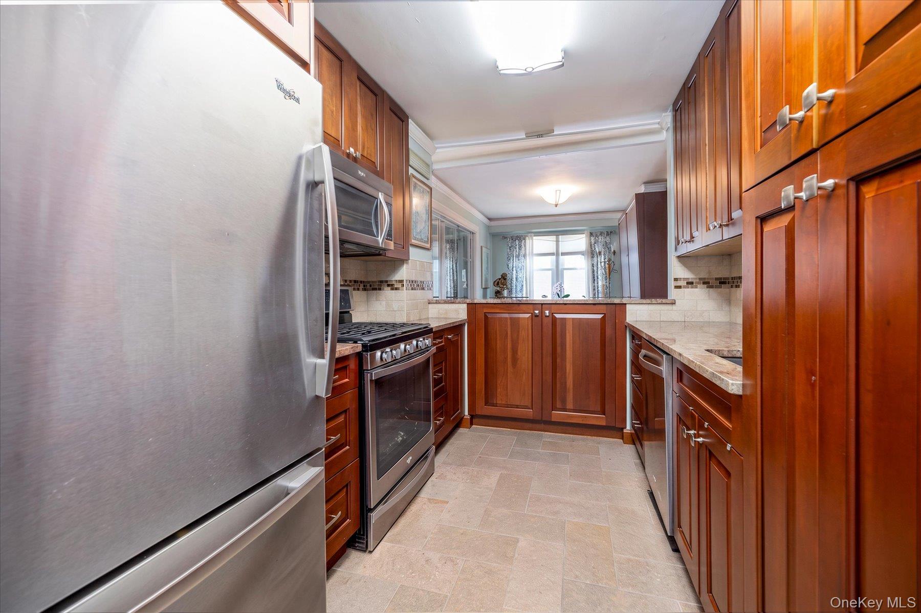 450 Shore, Unit 6L photo 11
