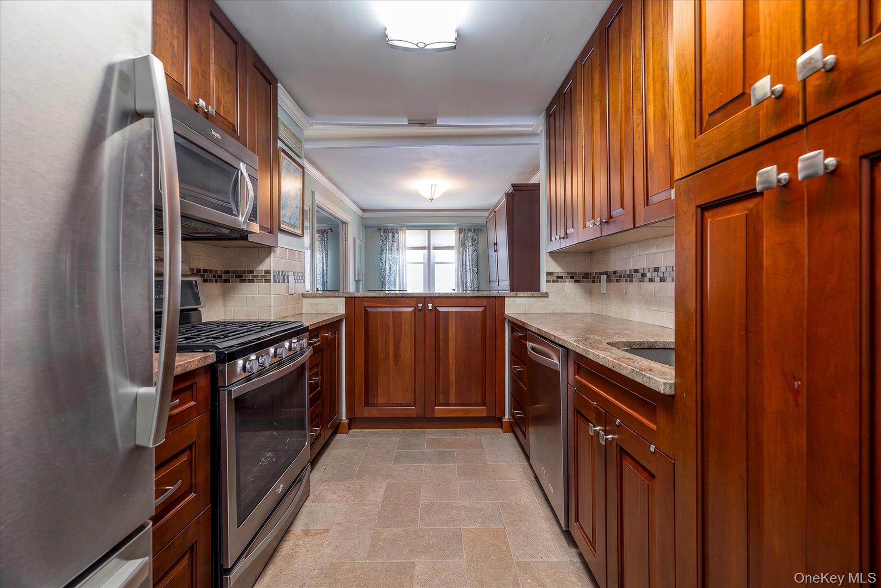 450 Shore, Unit 6L photo 13