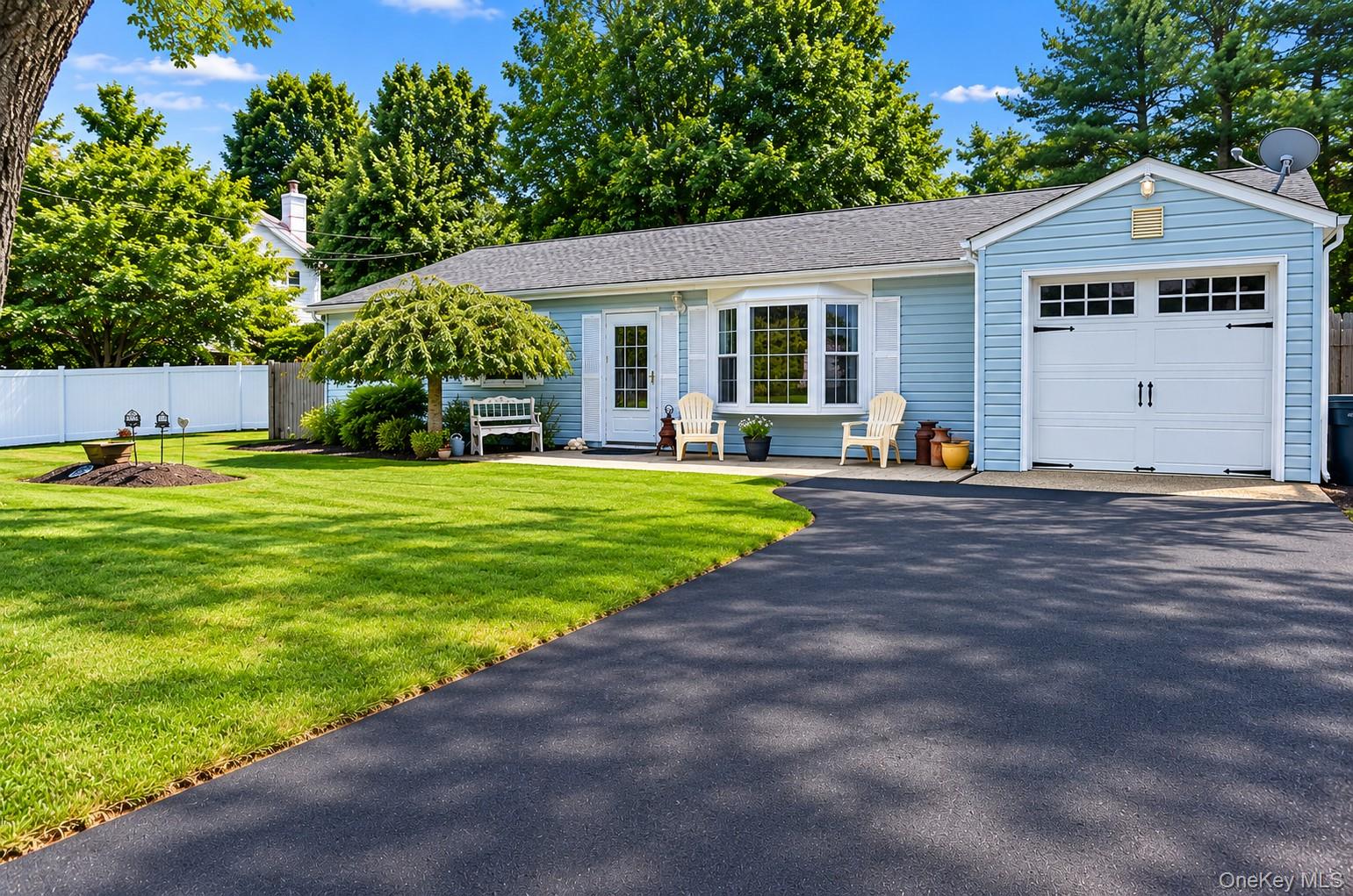 126 Dahlia Drive – For Sale photo 2