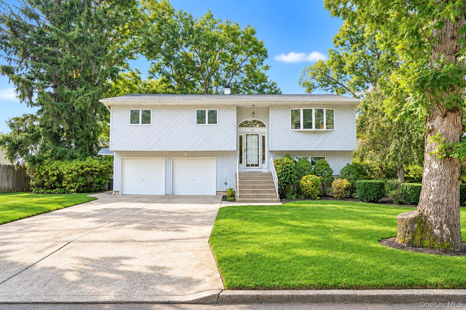 36 Deer Park Boulevard – For Sale photo 2