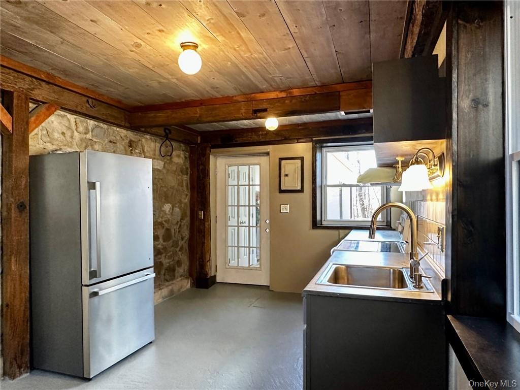 563 Old Indian Road – For Rent photo 5