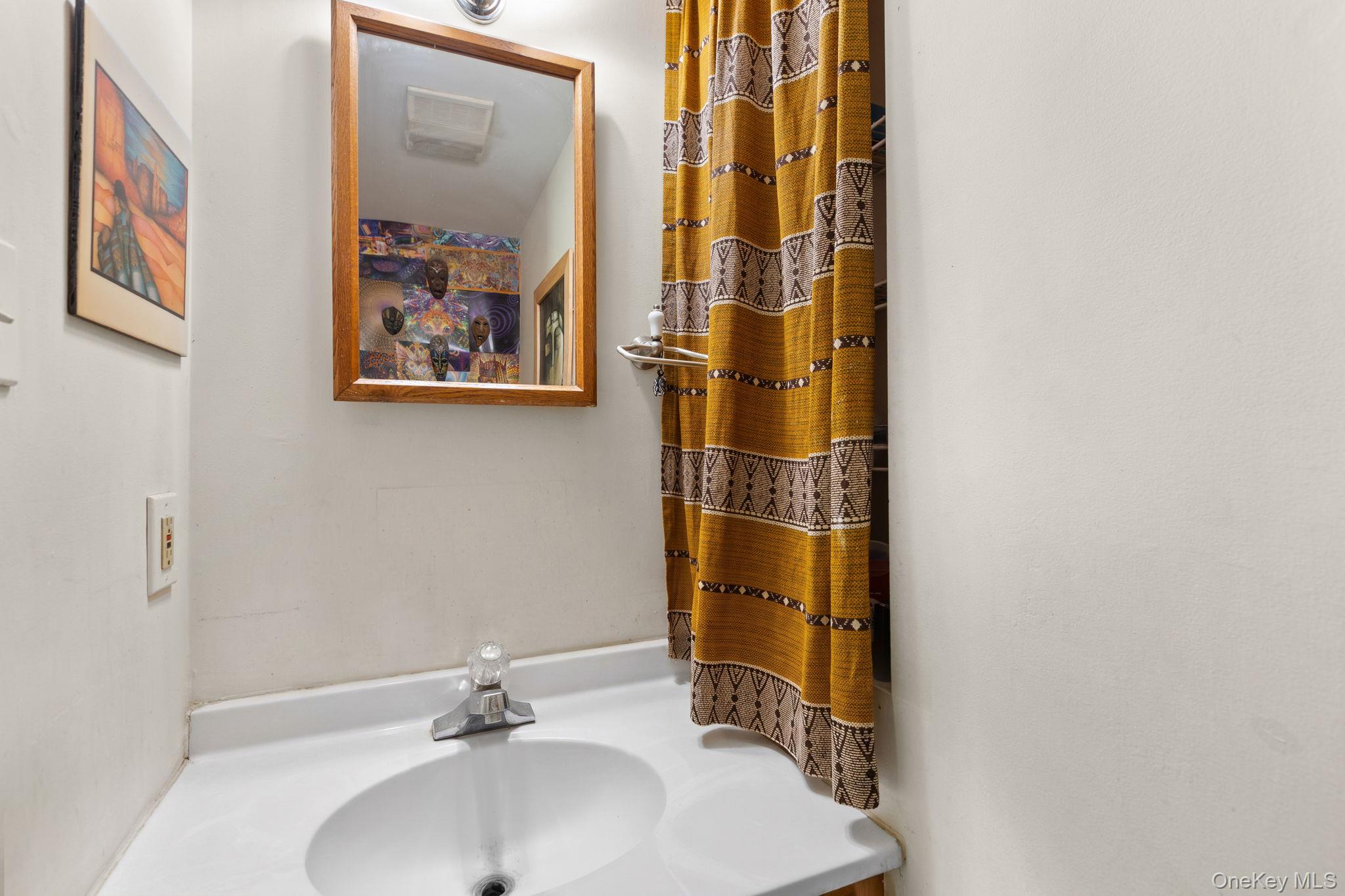 8 Wells Woods Lane – For Sale photo 15