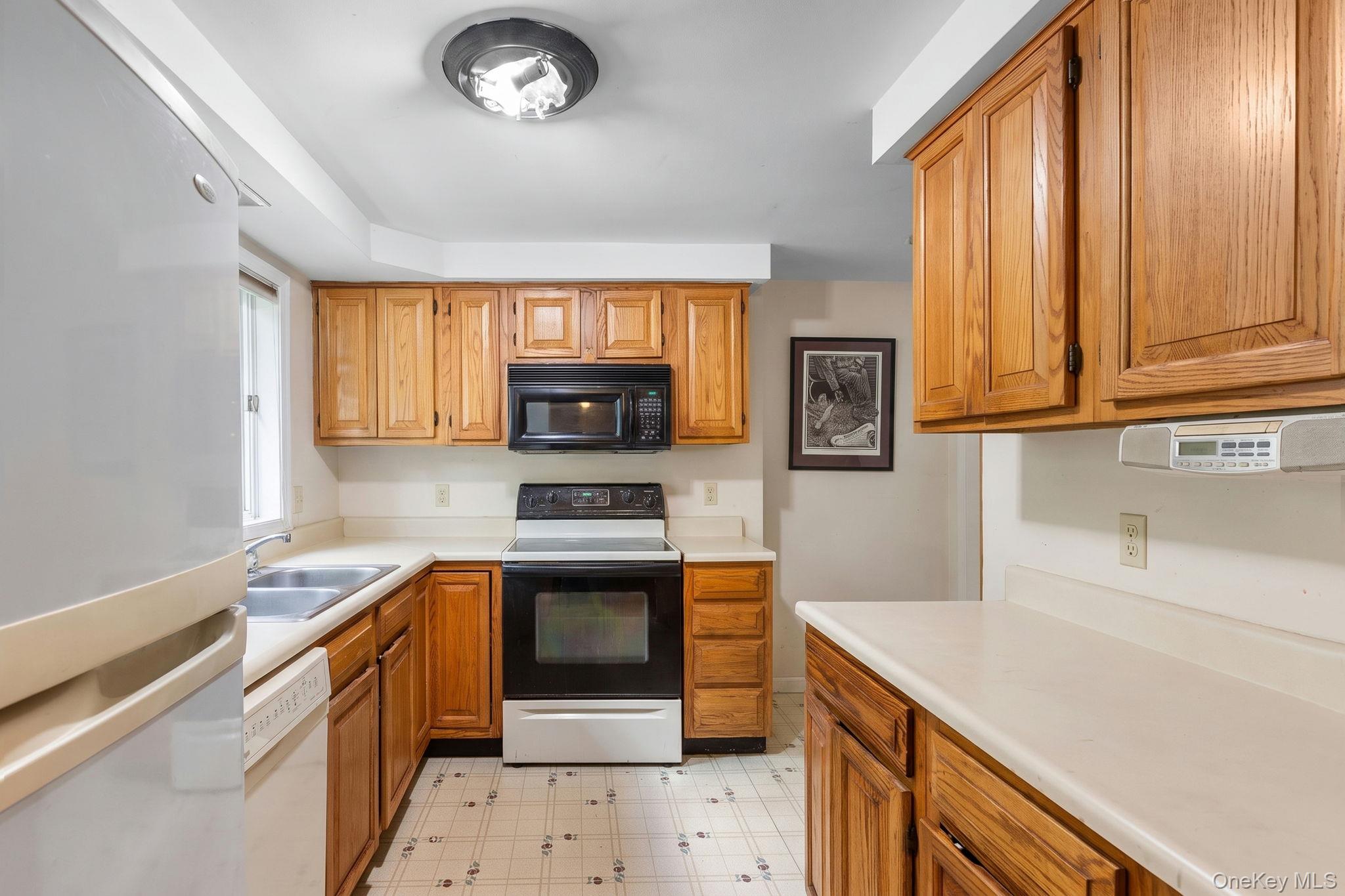 8 Wells Woods Lane – For Sale photo 19
