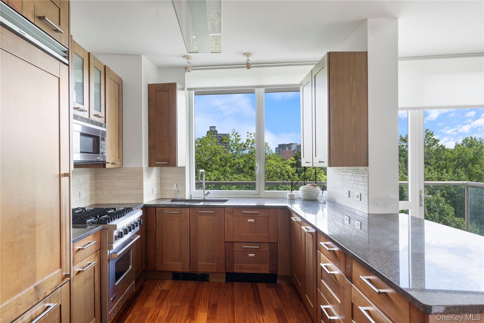 640 W 237th Street, Unit 6A photo 7