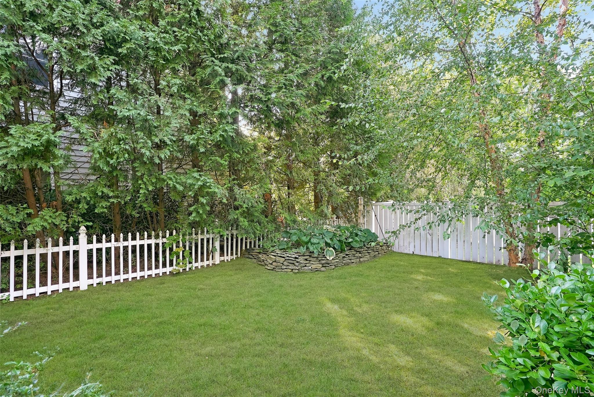 102 Florence Avenue – For Sale photo 37