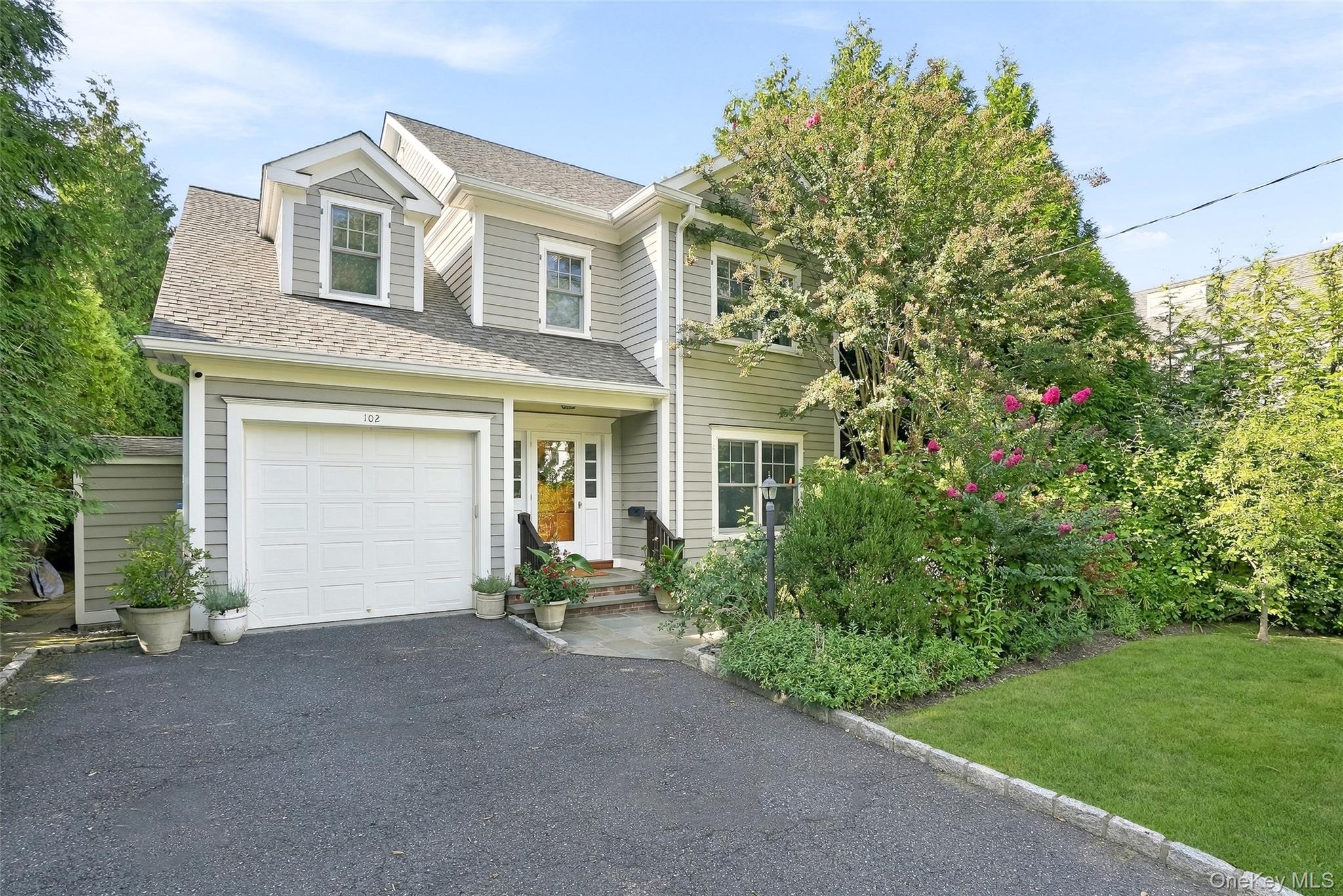 102 Florence Avenue – For Sale