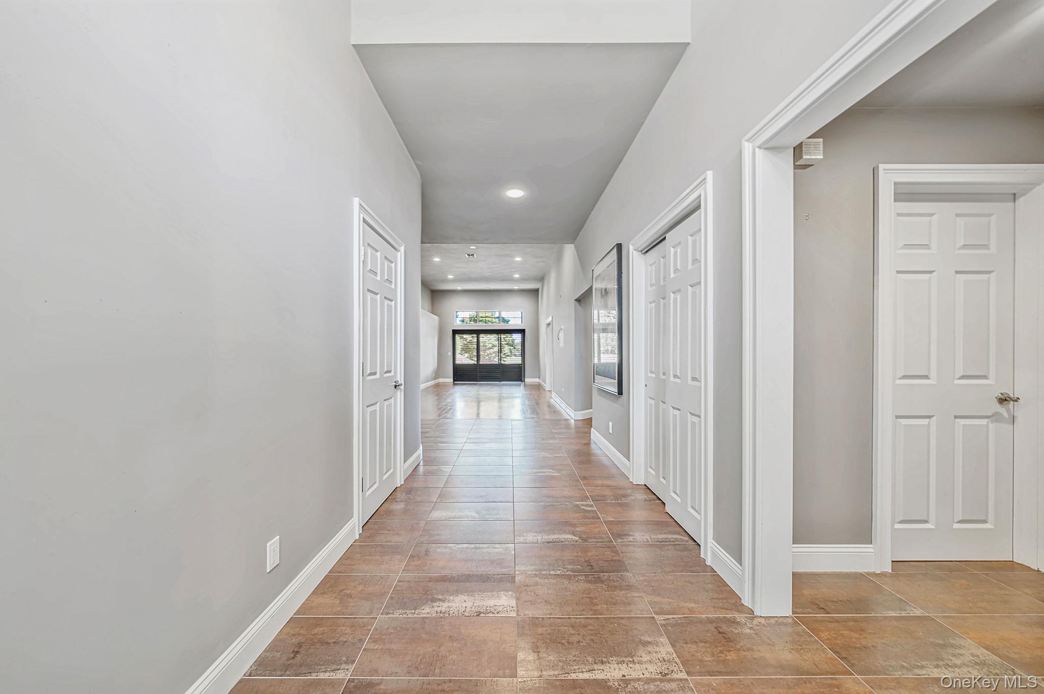 6 Hamlet Drive – For Sale photo 4