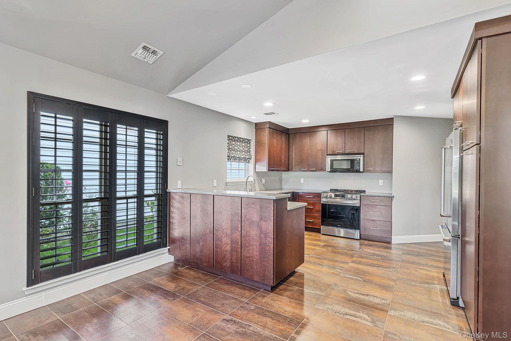 6 Hamlet Drive – For Sale photo 8
