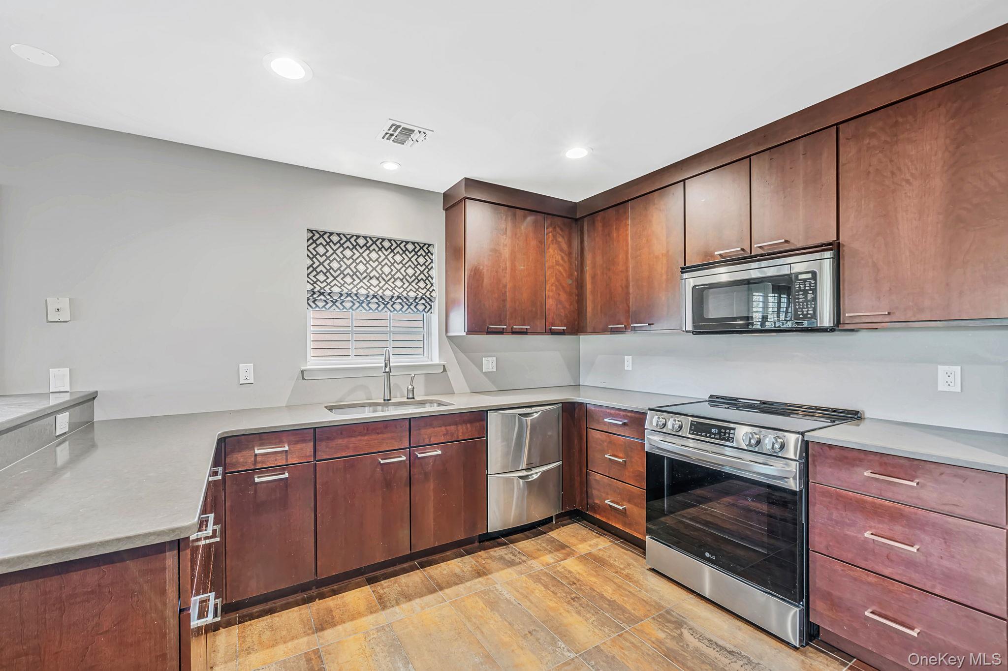 6 Hamlet Drive – For Sale photo 9