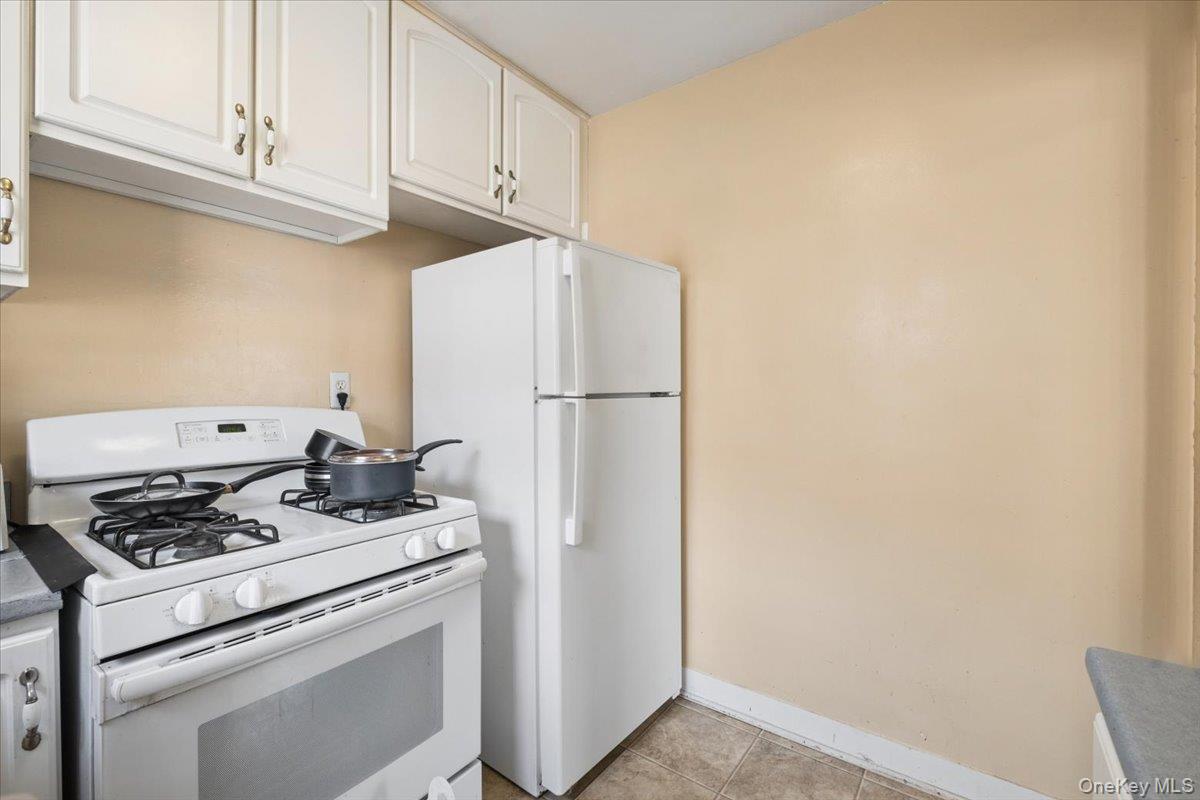 235 Garth Road, Unit C4E photo 17