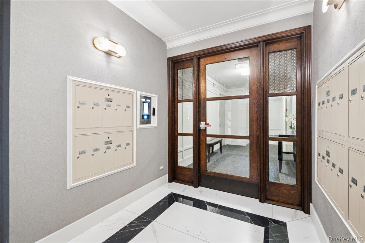 235 Garth Road, Unit C4E photo 23