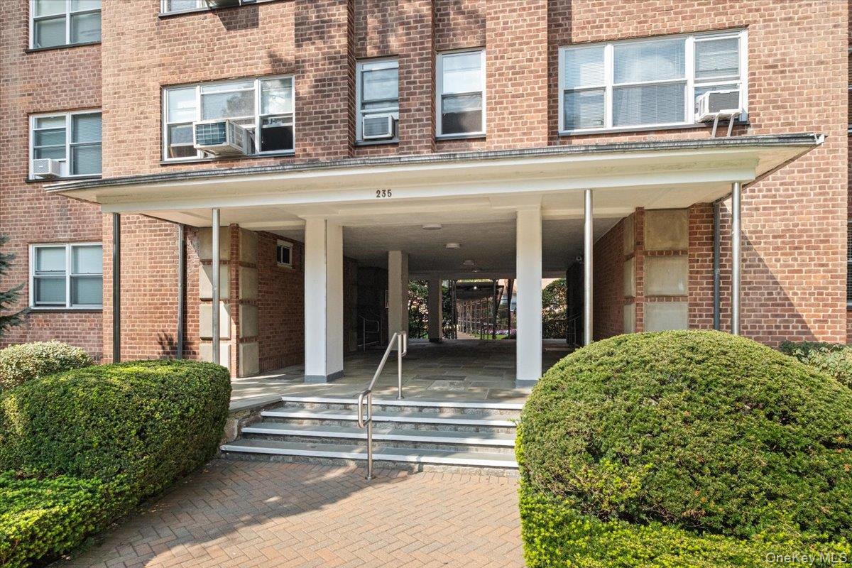 235 Garth Road, Unit C4E photo 2