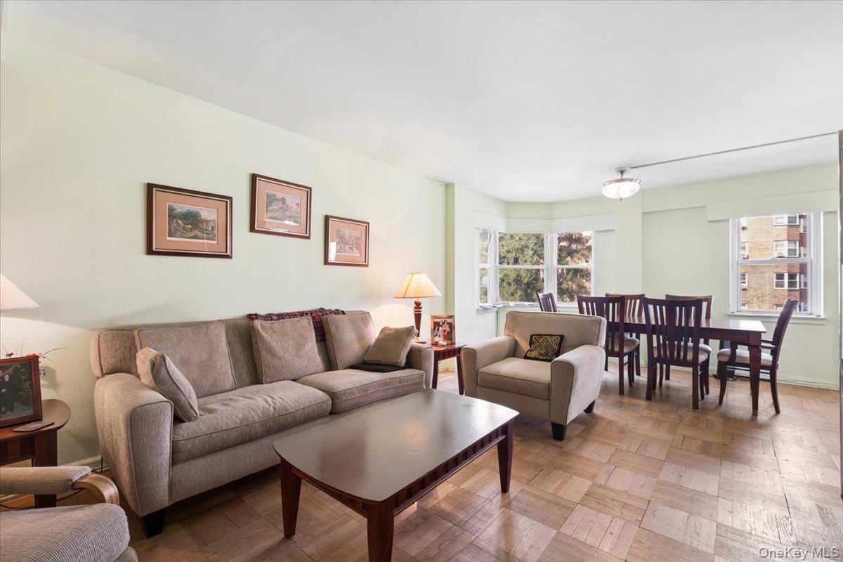 235 Garth Road, Unit C4E photo 6