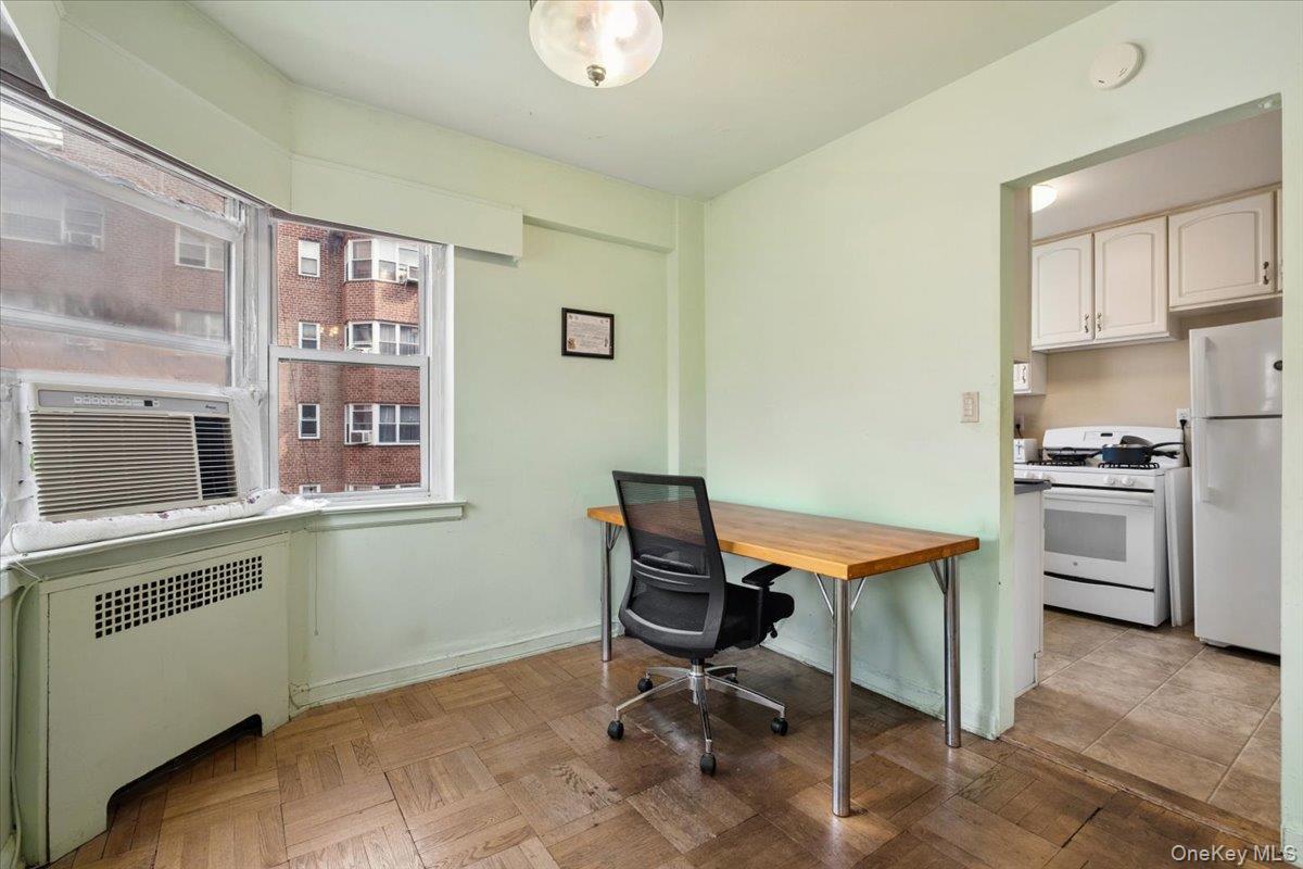 235 Garth Road, Unit C4E photo 11