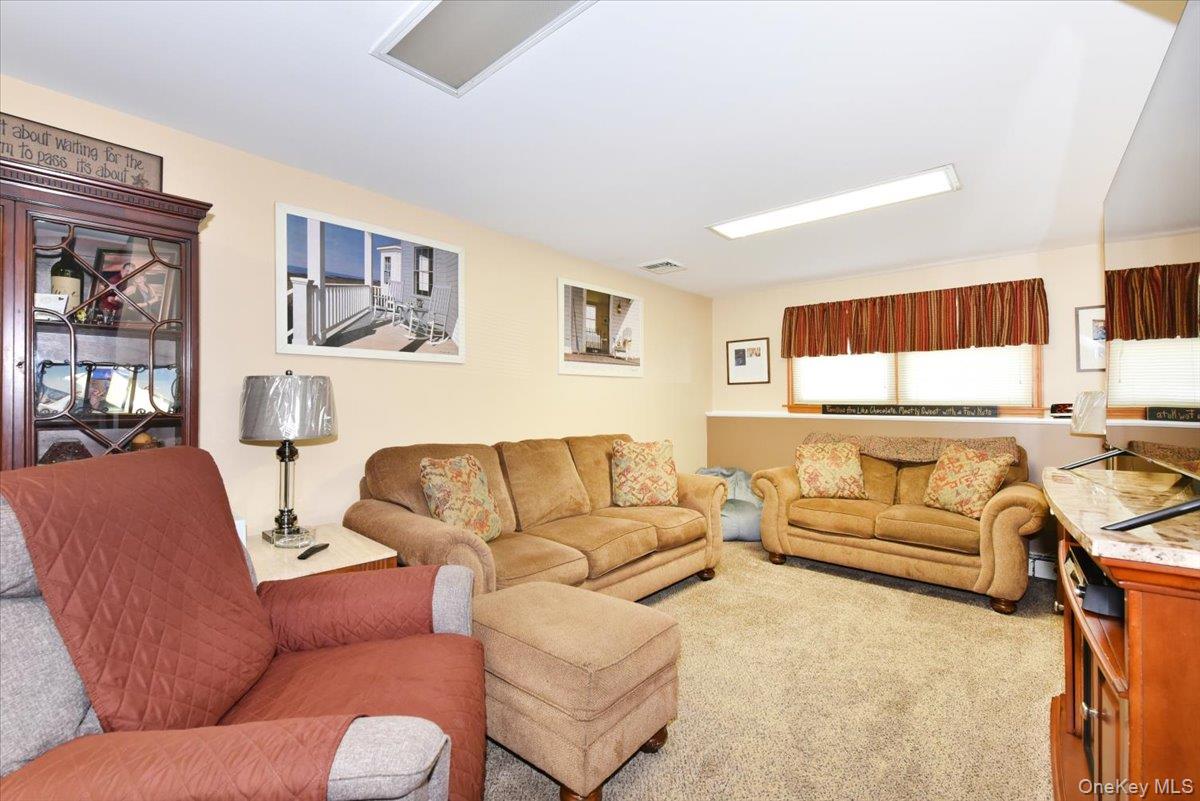 283 W Gates Avenue – For Sale photo 17