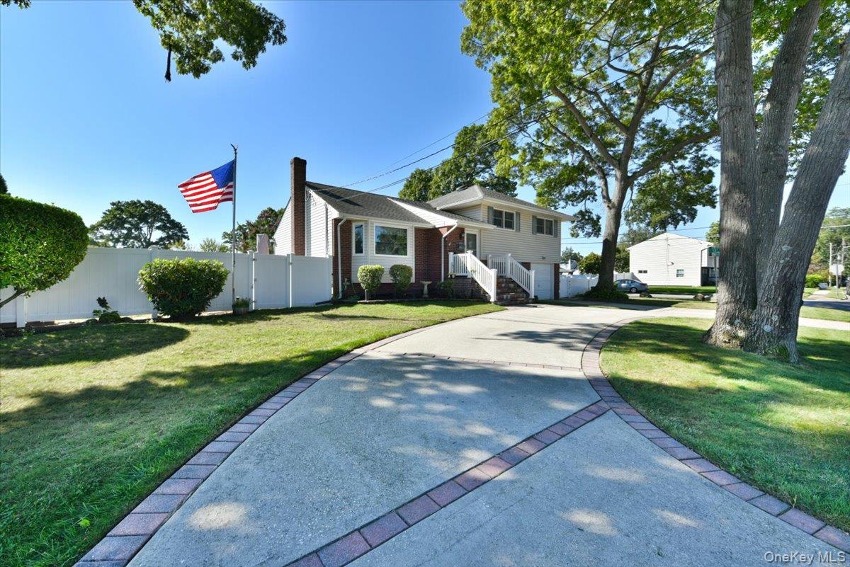283 W Gates Avenue – For Sale photo 2