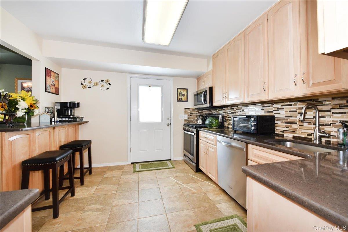 283 W Gates Avenue – For Sale photo 13