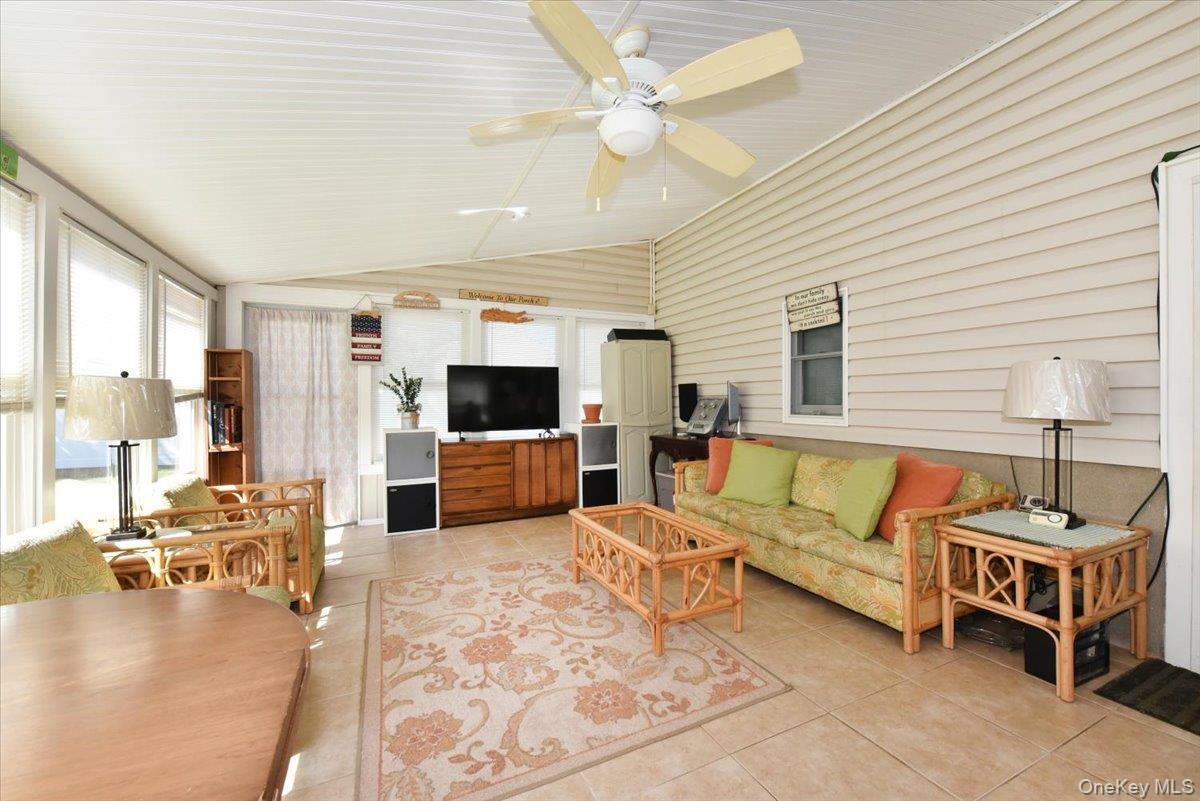 283 W Gates Avenue – For Sale photo 21