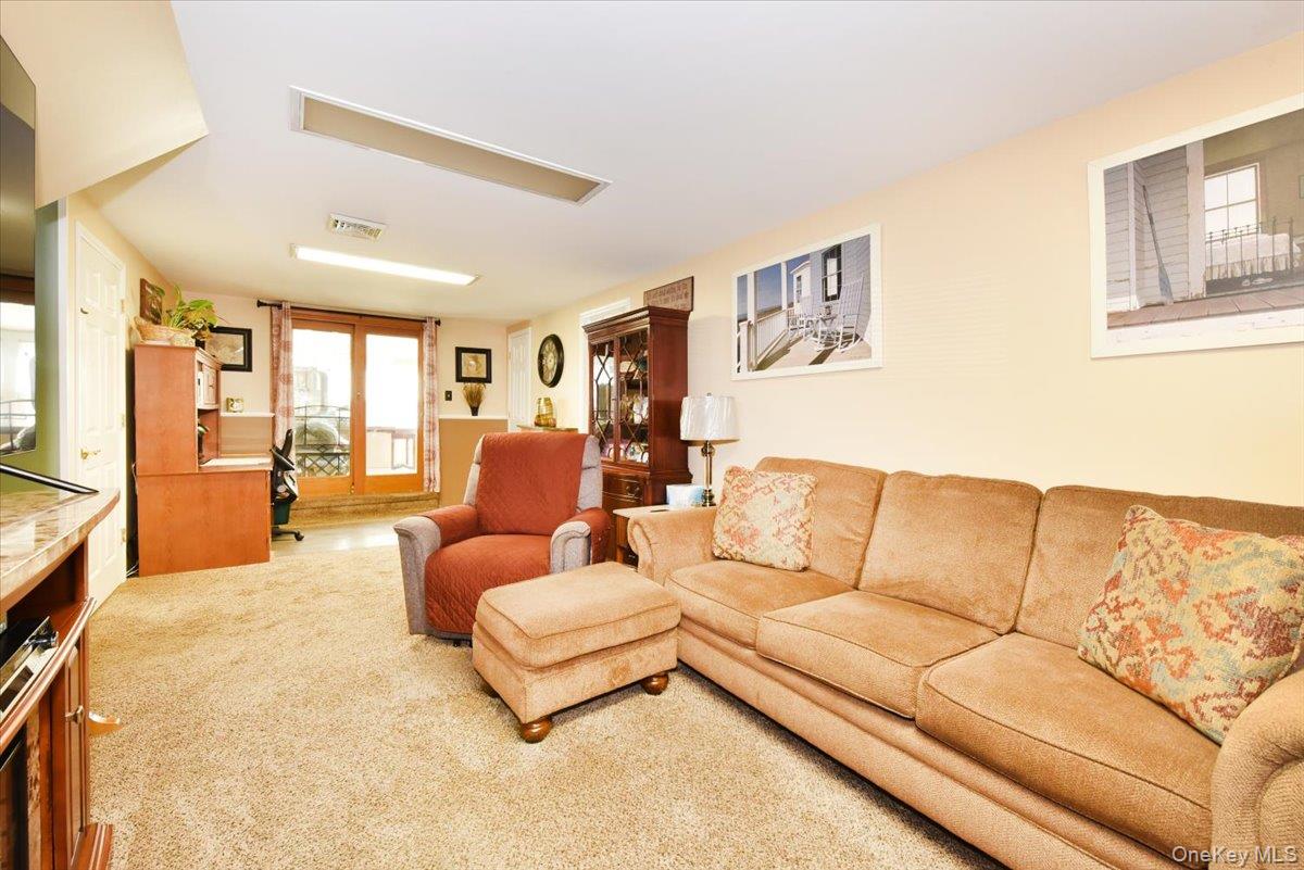 283 W Gates Avenue – For Sale photo 18