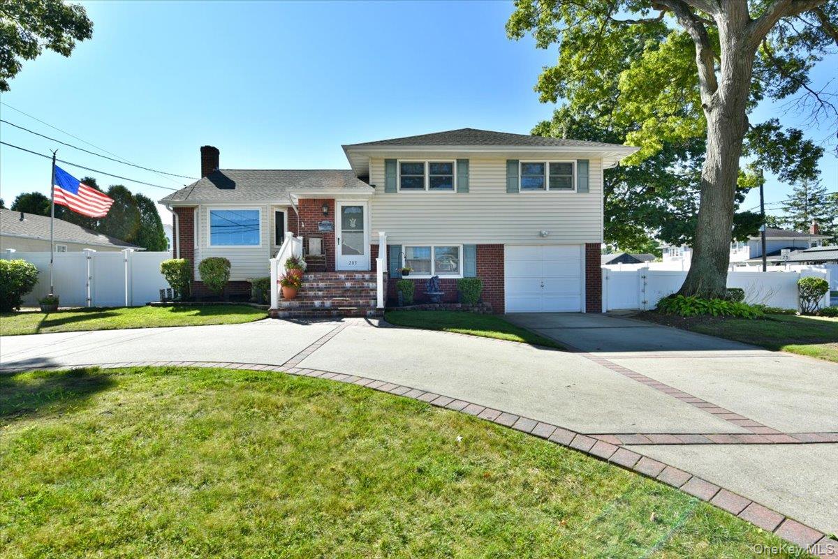 283 W Gates Avenue – For Sale