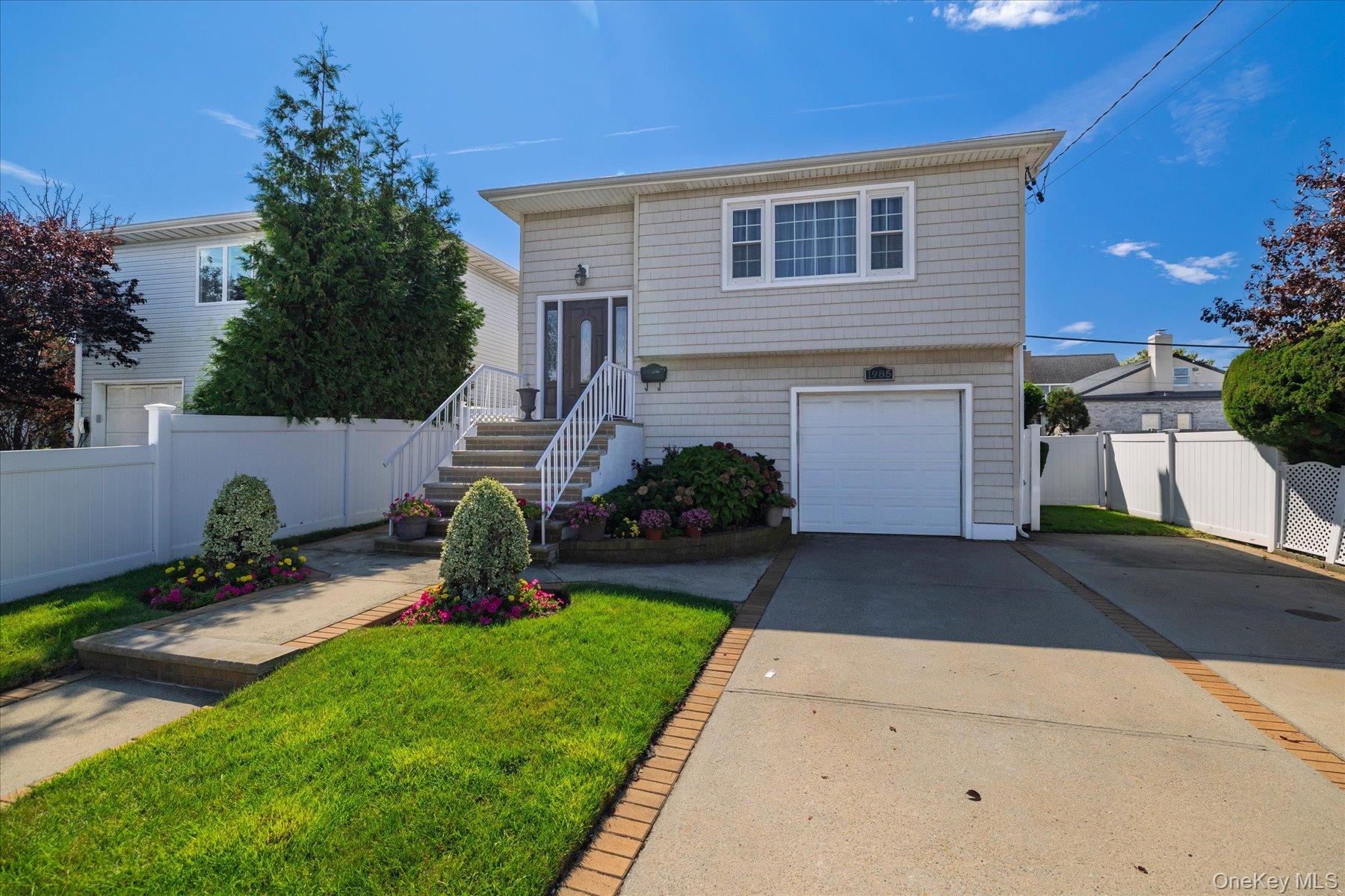 1985 Park Street – For Sale photo 3